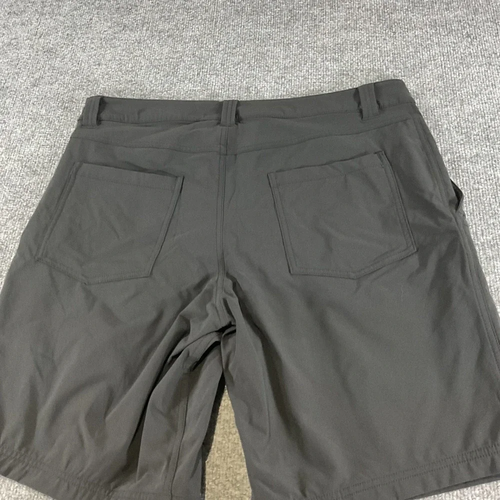 The North Face Mens Hiking Shorts 34 Black Stretch ZipPocket Outdoor Performance